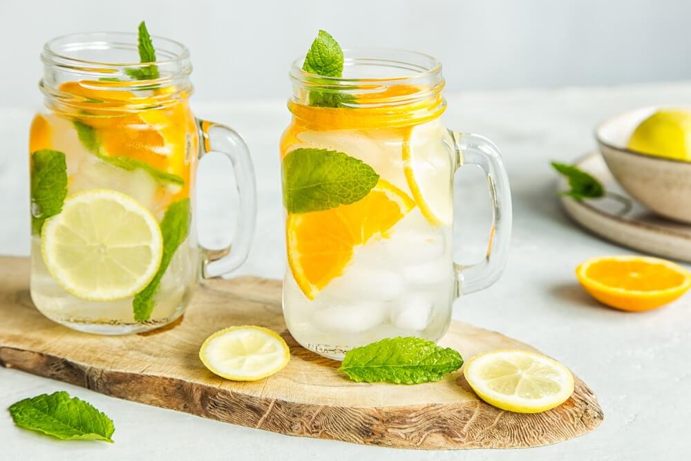 מים בטעמים - תפוזים, לימון ונענע