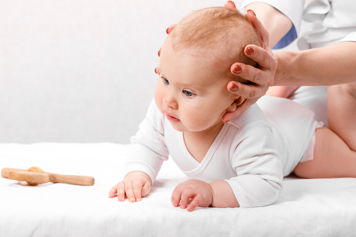 אוסטאופתיה לתינוקות | צילום: shutterstock