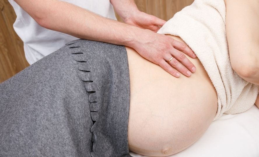 עיסוי של אישה בהריון