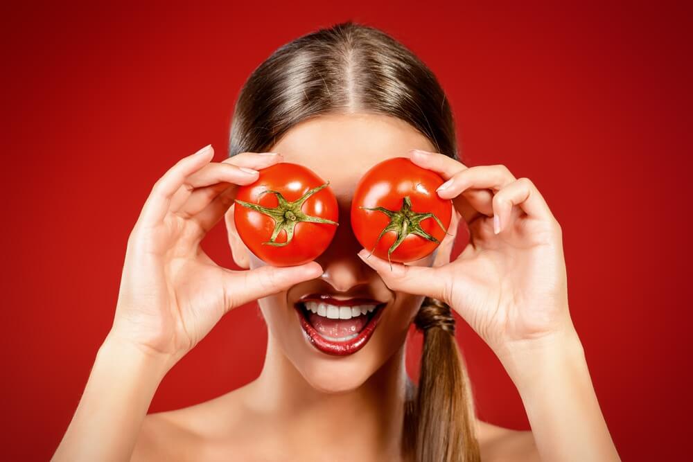 עגבנייה להגנה על העור מפני נזקי השמש