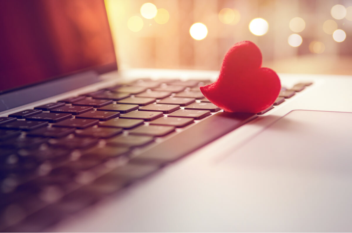 איך מוצאים אהבה ברשת? | צילום: shutterstock