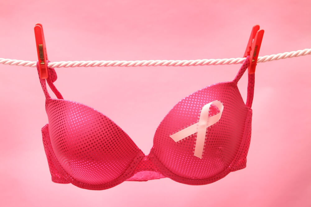 חזייה עם סמל המאבק בסרטן השד