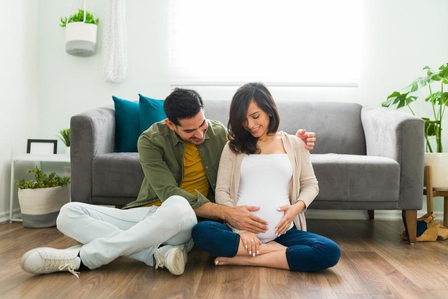 תזונה בהיריון: זוג מצפה לילד